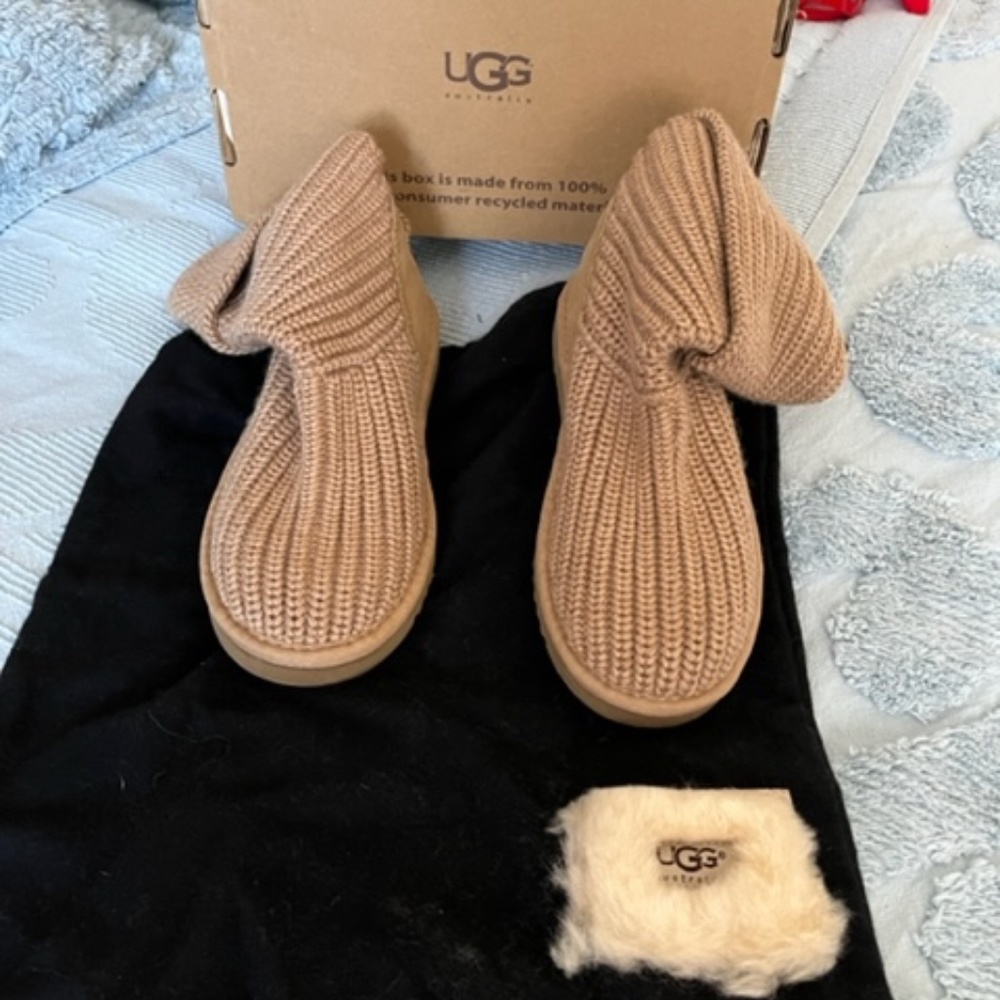 Ugg Crochet Knit Boots. Size 5.  Color Sand (beige )